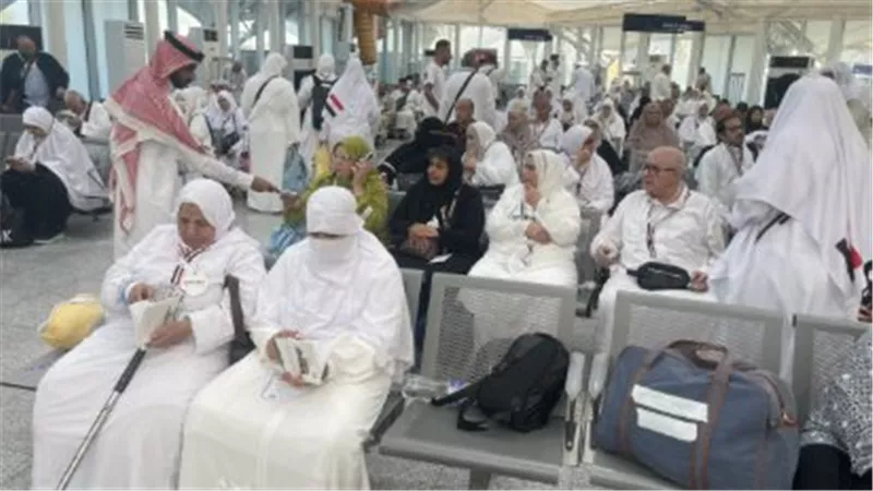 من مكة والمدينة إلى القاهرة.. بدء الجسر الجوي لعودة حجاج وزارة الداخلية