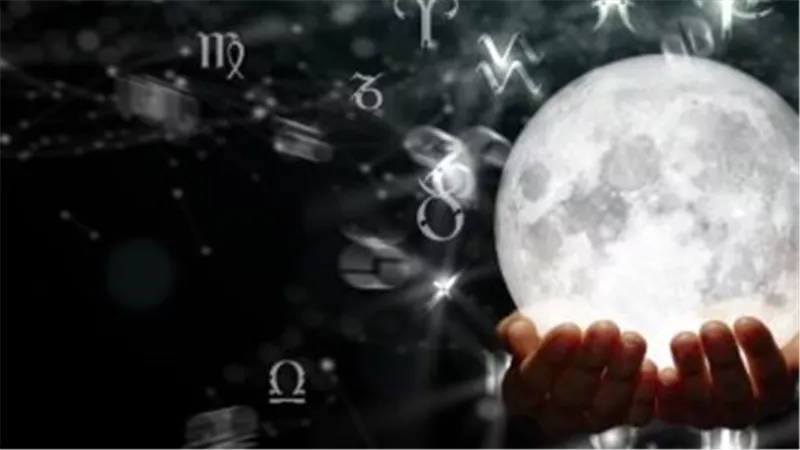 ماذا تخبئ لك النجوم اليوم؟ توقعات مهنية وعاطفية لا تفوتها