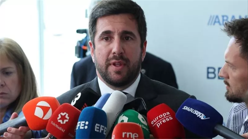 ريكيلمي يحذر من صناديق الاستثمار: من يصدق ضخ ملياري يورو في ريال مدريد دون مقابل؟