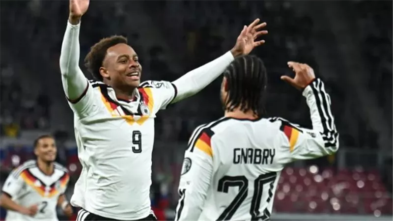 أسان ويدراوغو بديلًا للينارت كارل المصاب في قائمة ألمانيا بكأس العالم