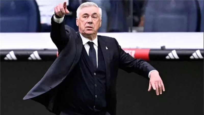 لاعب البرازيل يغادر مباراة مصر مصابًا