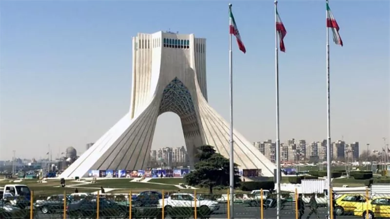 إيران ترفع القيود المفروضة على الطيران وعودة المجال الجوي لطبيعته