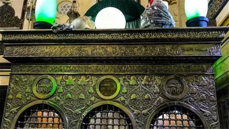 السيدة زينب في الوجدان الشعبي: مكانتها عند الشيعة وأهل السنة والصوفية