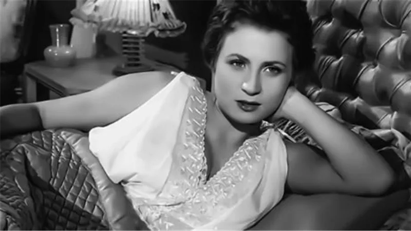 زهرة العلا.. رحلة إبداع فني بدأت من مسرح يوسف وهبي وخلدت في ذاكرة السينما
