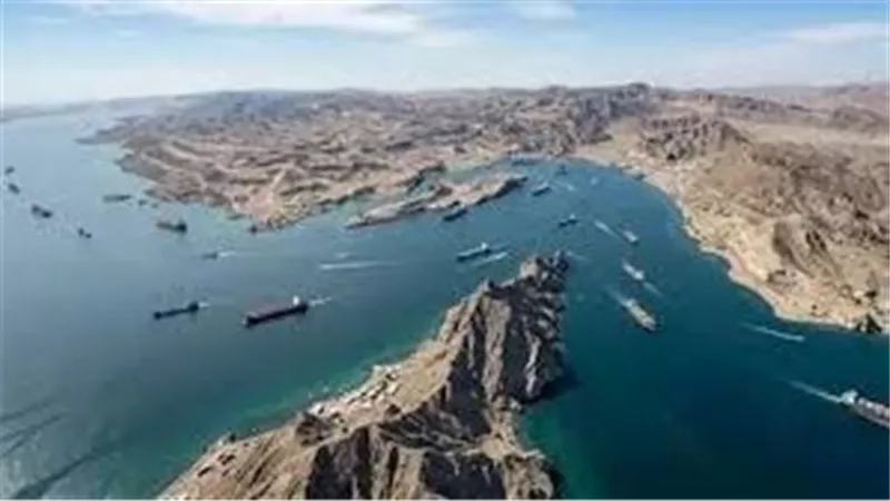 القيادة المركزية الأمريكية: إعادة توجيه 134 سفينة وتعطيل مسار 8 في مضيق هرمز
