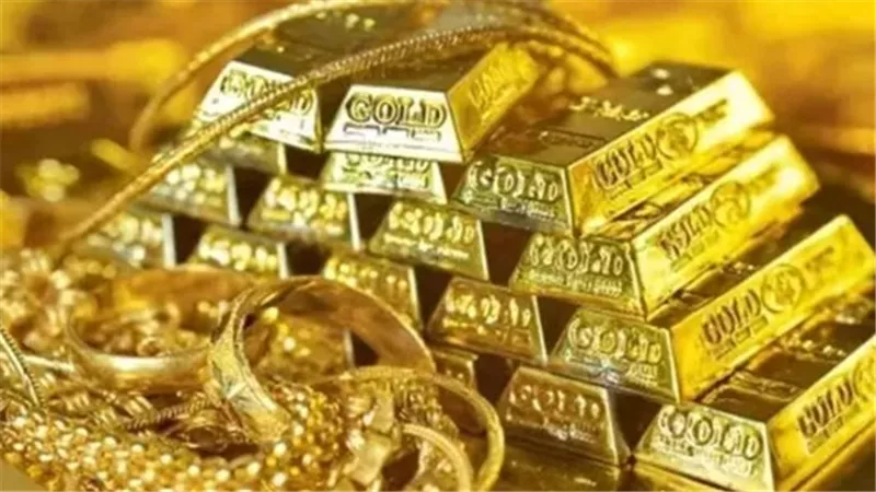 الذهب يواصل التراجع في مصر.. ما علاقة الفائدة الأمريكية والتوترات؟