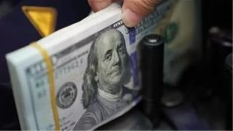 أسعار الدولار اليوم في البنوك المصرية: ثبات نسبي تحت سقف الـ 52 جنيهًا