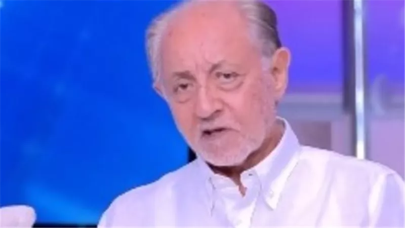 وداعًا عبد العزيز مخيون: محطات في حياة رمز الفن والمسرح المصري