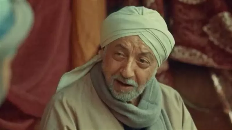 الفنان عبد العزيز مخيون في سطور: حياته، مسيرته، وأدواره الخالدة