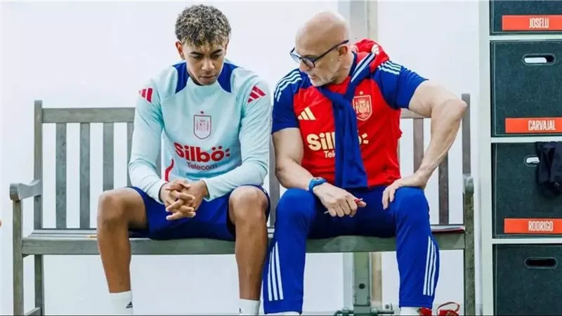 لا فوينتي يتحدى برشلونة بشأن لامين يامال: أنا صاحب القرار