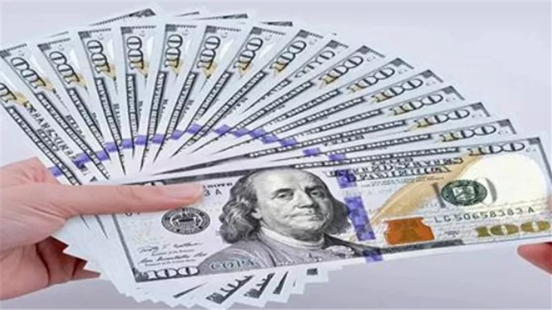 تحديثات أسعار العملات: الدولار يحافظ على مستوياته أمام الجنيه المصري اليوم