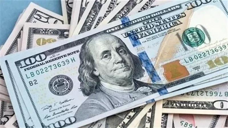 نظرة على سوق الصرف المصري.. الدولار يسجل استقرارًا في مختلف البنوك