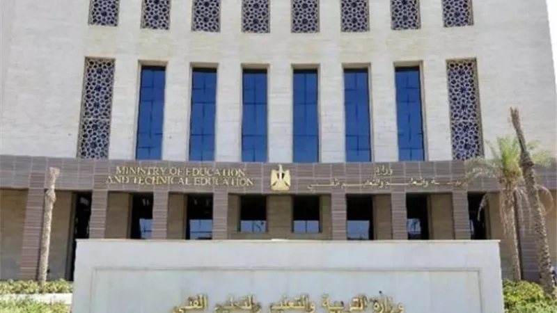 الاستعدادات النهائية: توزيع مظاريف أسئلة الثانوية العامة على مراكز التوزيع بالمحافظات