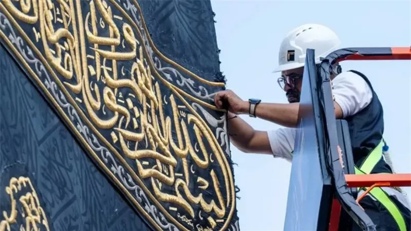 شرق أوسط يموج بالتحولات.. من تصدعات الخرطوم إلى سجالات طهران وأجواء مكة الروحانية
