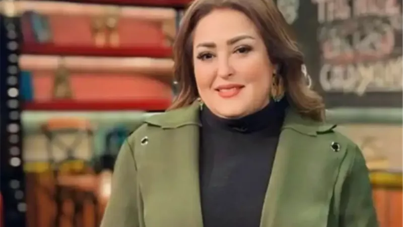لحظات رعب عاشتها نهال عنبر بعد احتراق سيارتها