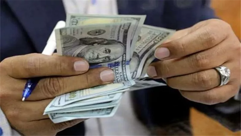 متابعة حية لأسعار الدولار مقابل الجنيه المصري في البنوك الحكومية والخاصة