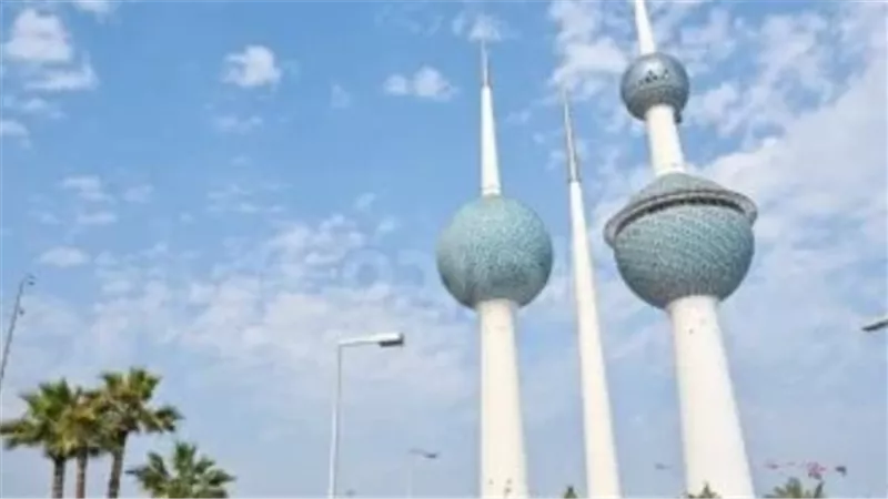  الدفاعات الجوية الكويتية تتصدى لهجمات طائرات مسيرة معادية إيرانية
