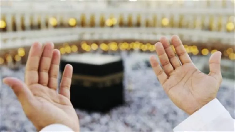 بدء التحضيرات لكسوة الكعبة المشرفة: تفاصيل استبدال الثوب الجديد هذا العام