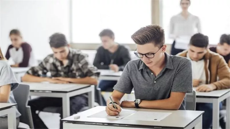 تواصل امتحانات الثانوية العامة اليوم: اللغة الأجنبية الثانية والاقتصاد والإحصاء تحت المجهر