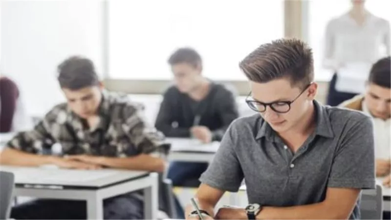 922 ألف طالب يؤدون امتحانات الثانوية العامة اليوم وسط إجراءات مشددة