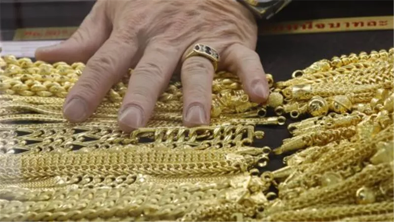 تحديث لحظي لأسعار الذهب اليوم في مصر وسط توقعات بهبوط إضافي عالميًا