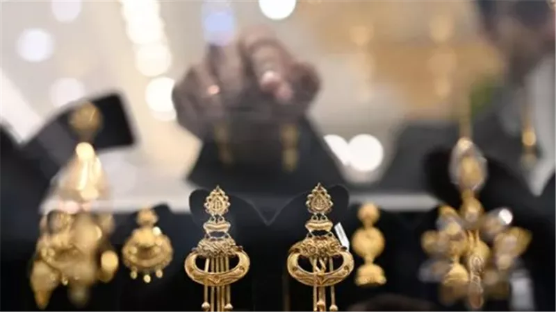 الأسعار في مصر: عيار 21 يتراجع والجنيه الذهب يلحق به