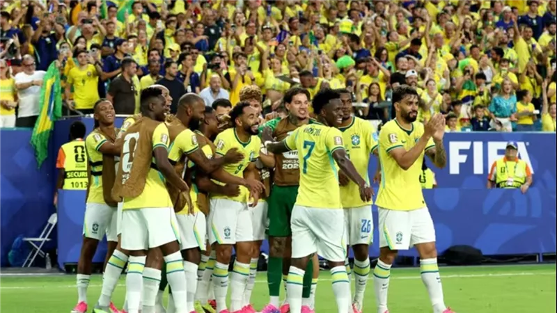 أنشيلوتي عن لاعب البرازيل: لا أحد يعرف ما سيصل إليه.. ولن أكتشف موهبة فينيسيوس
