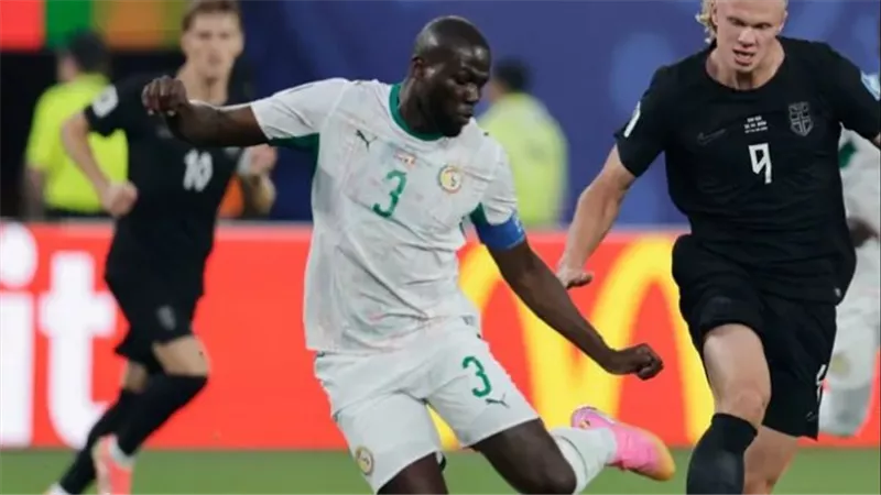 صحف السنغال تهاجم كوليبالي بعد مستواه الكارثي في كأس العالم
