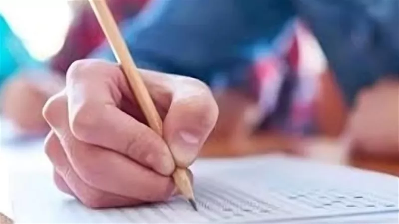 انطلاق امتحانات الثانوية العامة 2026: طلابنا يؤدون اليوم اختبار اللغة العربية.. مواصفات الورقة