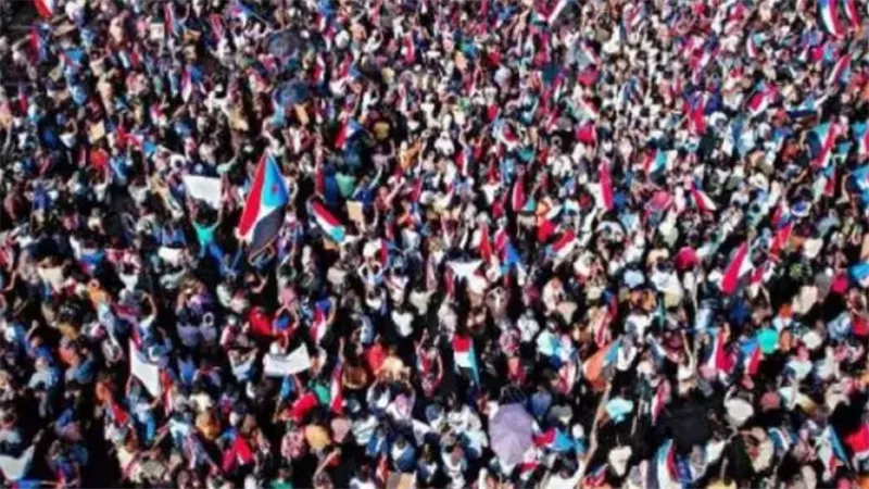 صمود المؤسسة العسكرية الجنوبية: حائط الصد الأخير أمام مخططات التفتيت والتبعية السياسية