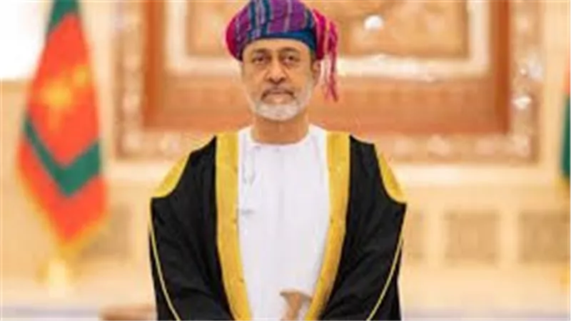 سلطان عُمان يعلن من باريس توقيع أكبر حزمة اتفاقيات بين البلدين