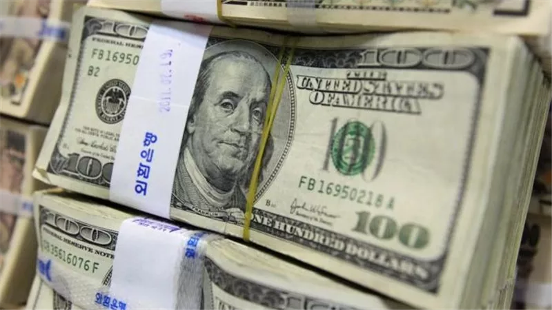 خريطة أسعار الدولار مقابل الجنيه: استقرار تام في البنك الأهلي وبنك مصر