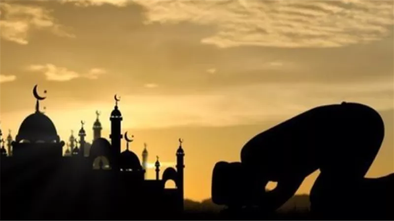 جدول محدث لمواقيت الصلاة في أكبر محافظات مصر اليوم 1-7-2026