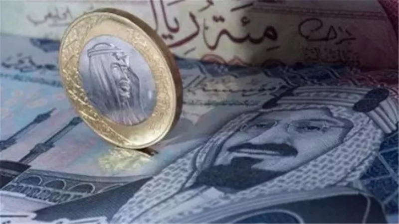 تباين طفيف في أسعار الريال السعودي بين البنوك المصرية والعربية اليوم