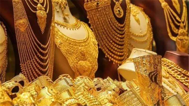 لماذا تراجع الذهب في مصر؟ تحليل شامل لأداء المعدن الأصفر