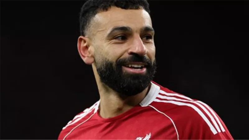 المطالب المالية وراء تعثر انتقال محمد صلاح للدوري السعودي