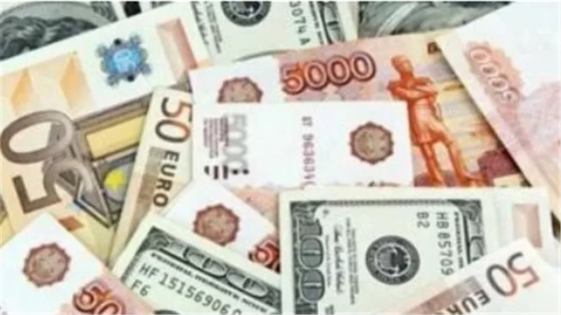 تحديثات أسعار العملات: الدرهم الإماراتي يواصل استقراره في البنوك الكبرى