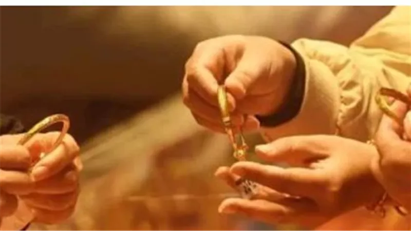 لماذا استقر عيار 21 عند مستوياته المرتفعة؟ تحليل شامل للسوق المصري اليوم