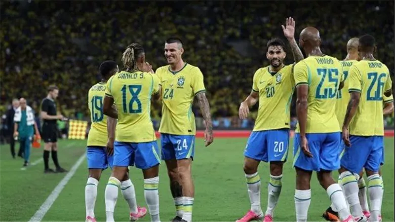 ماركينيوس: اتحمل مسؤولية الخروج من كأس العالم واعتذر لجماهير البرازيل