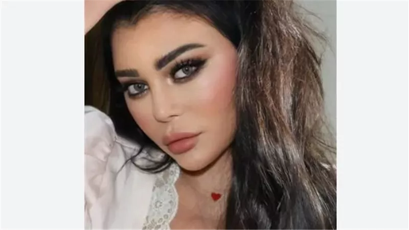 زغروطة رنت.. هيفاء وهبي تثير التساؤلات بجمالها في فستان الزفاف الأبيض
