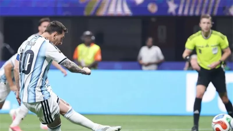 بسبب مصطفى شوبير.. رقم سلبي غير مسبوق لميسي في تاريخ كأس العالم