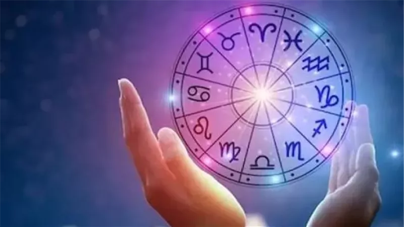 نصائح مهنية وعاطفية لمواليد الأبراج اليوم الخميس