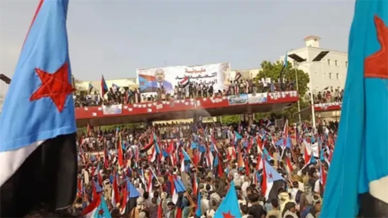 الحراك الشعبي في الجنوب العربي: إرادة وطنية صلبة ترفض الوصاية وتتمسك بالسيادة