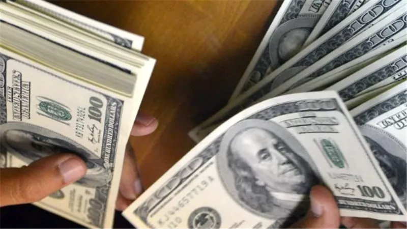 حركة أسعار العملات: الدولار الأمريكي يحافظ على مستوياته مقابل الجنيه اليوم
