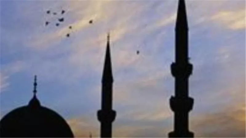 مواقيت الصلاة في مصر اليوم: جدول الصلوات الخمس من الفجر حتى العشاء
