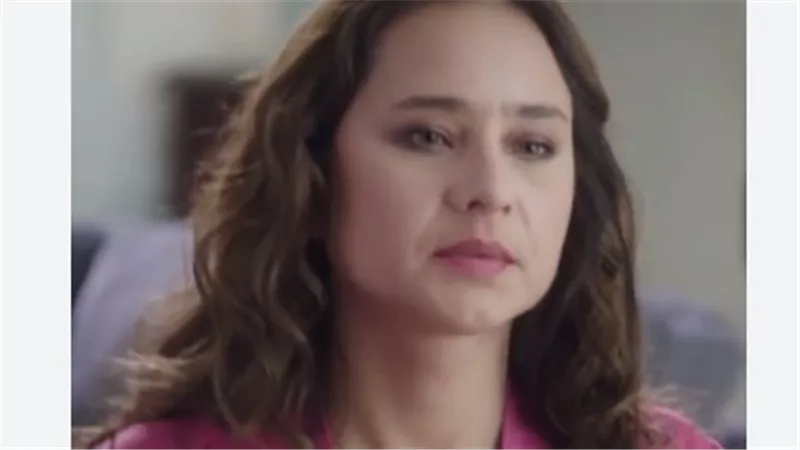 من أسبوع الموضة بباريس.. نيللي كريم تستعرض أناقتها في أحدث ظهور