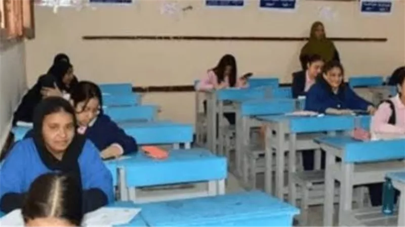 من التسجيل الإلكتروني إلى القبول: رحلة الطالب نحو المرحلة الثانوية