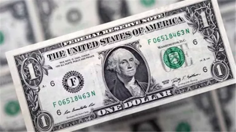 هل يتغير سعر الدولار؟ رصد لحركة التداولات في البنوك المصرية اليوم