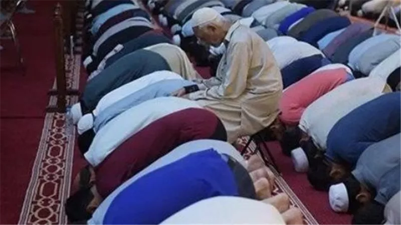 مواقيت الصلاة في محافظات الوجه البحري اليوم 18_7_2026