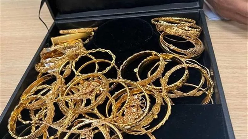 تقرير جولد بيليون يوضح أسباب استقرار أسعار الجنيه الذهب وعلاوته السعرية الجديدة